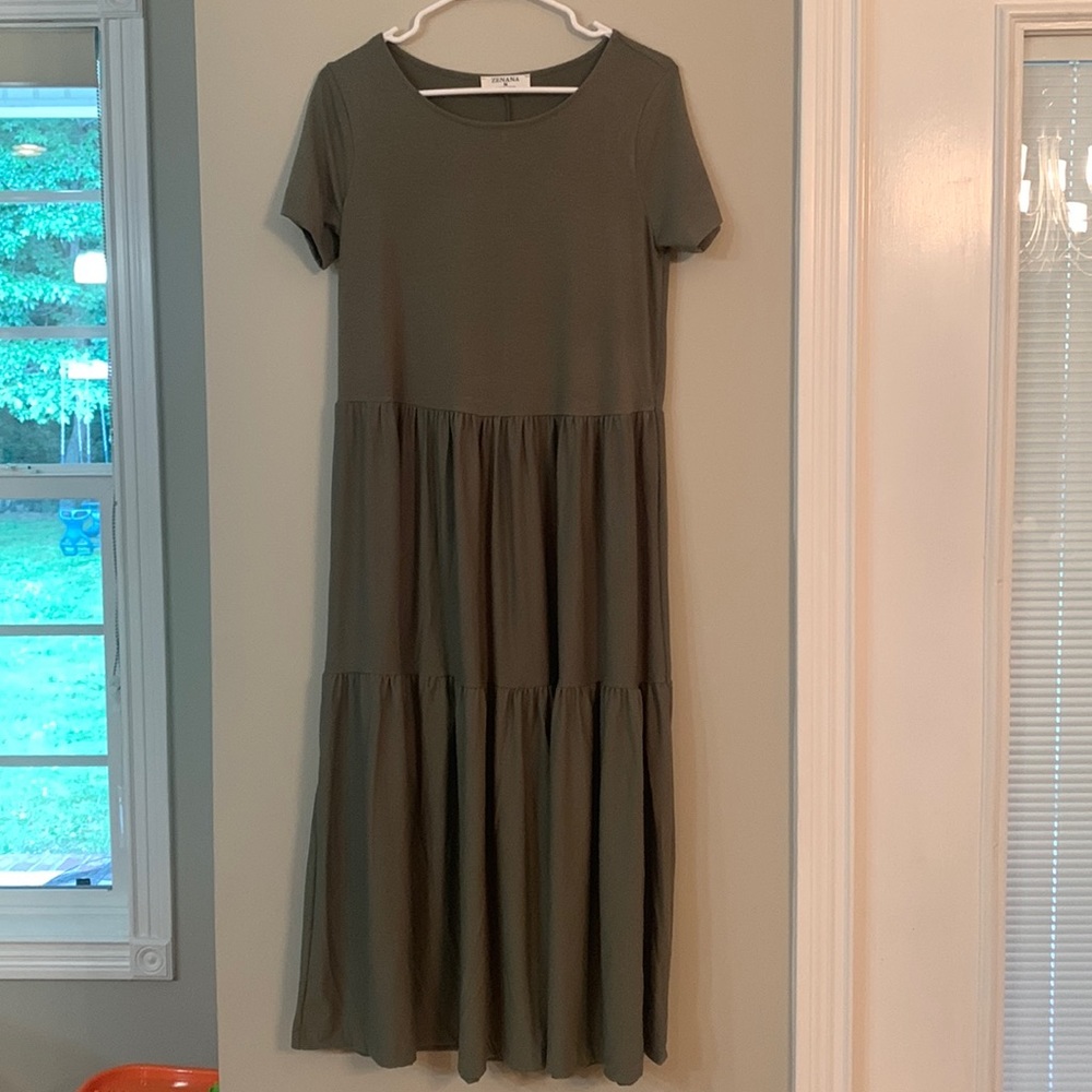 NWOT boutique tiered midi dress